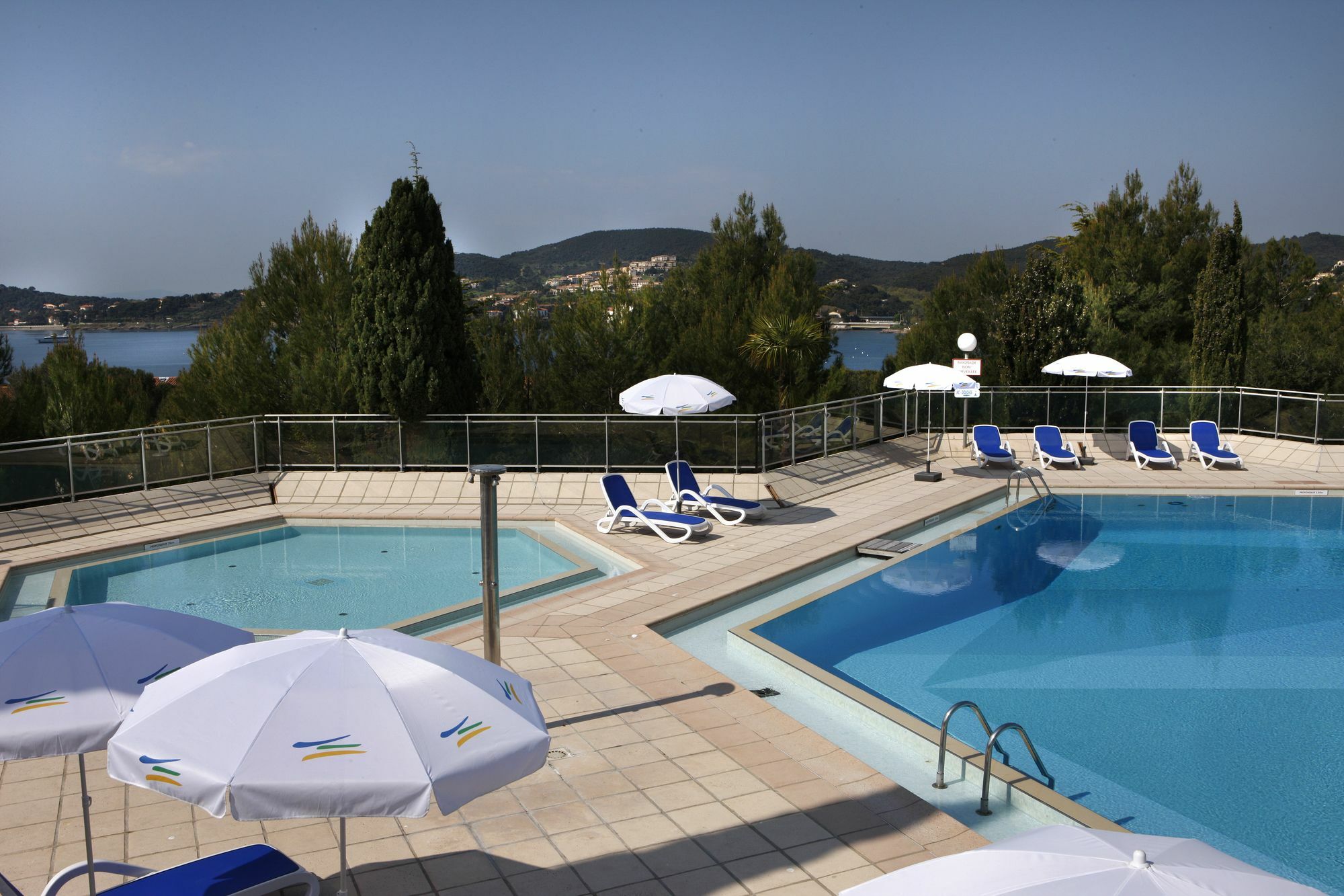 Village Club Les Mas De L'Esterel Saint-Raphaël 外观 照片