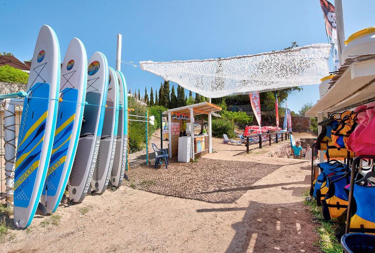 Village Club Les Mas De L'Esterel Saint-Raphaël 外观 照片